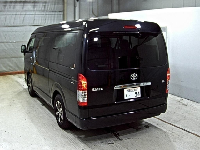 TOYOTA HIACE 2023