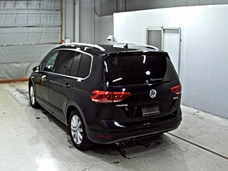 Заказать VOLKSWAGEN GOLF TOURAN