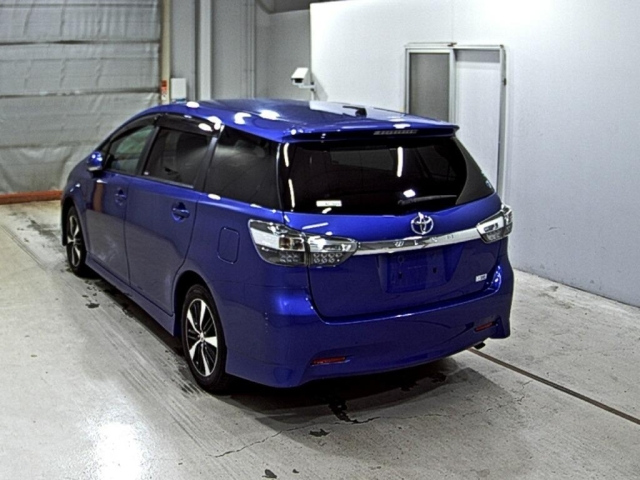 TOYOTA WISH 2015