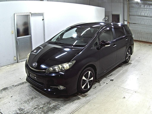 TOYOTA WISH 2014