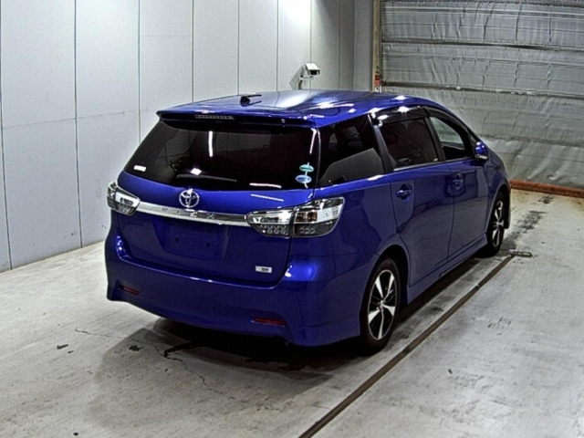 TOYOTA WISH 2015