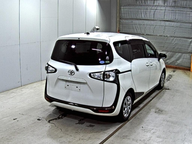 TOYOTA SIENTA 2016