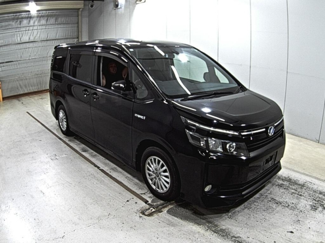 TOYOTA VOXY 2015
