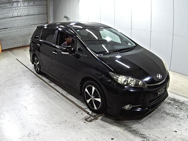TOYOTA WISH 2014
