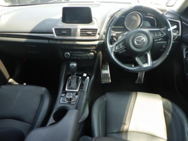MAZDA AXELA 2019