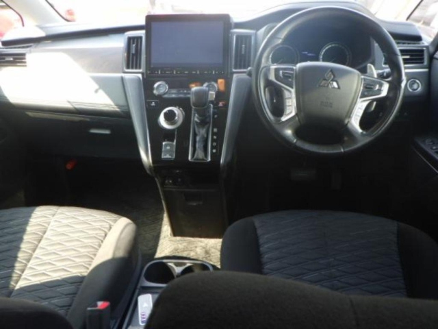 MITSUBISHI DELICA D5 2019