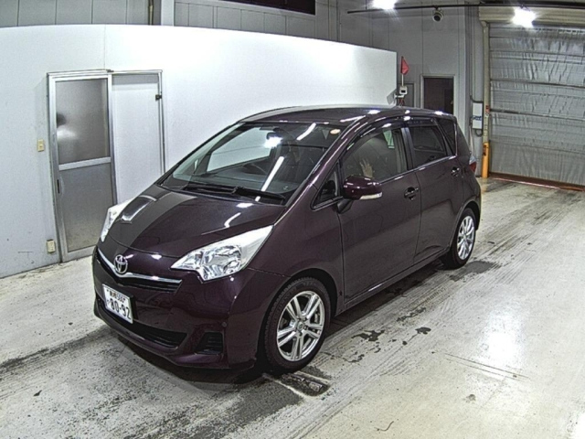 TOYOTA RACTIS 2014