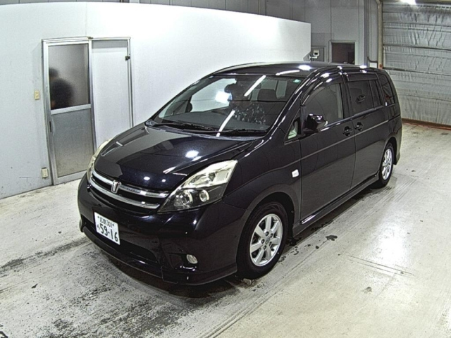 TOYOTA ISIS 2013