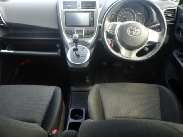 TOYOTA RACTIS 2014
