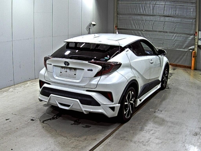 TOYOTA C-HR 2017