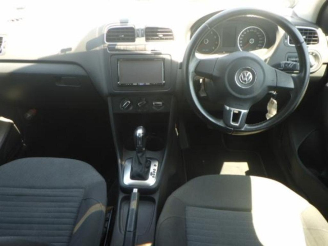 VOLKSWAGEN POLO 2013