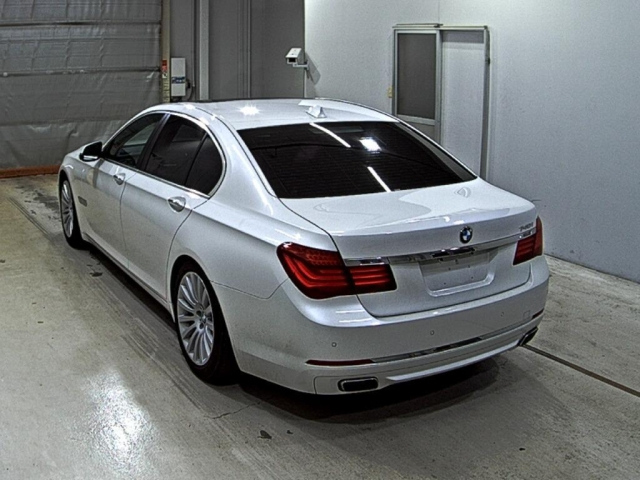 BMW 7 SERIES 2015