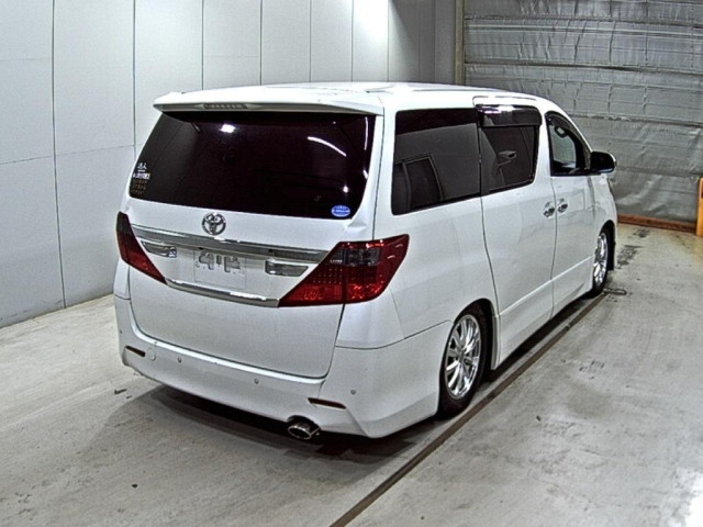 TOYOTA ALPHARD 2009