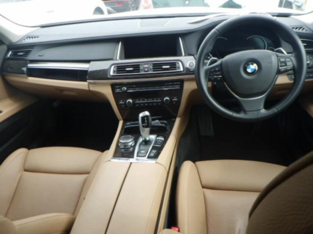 BMW 7 SERIES 2015