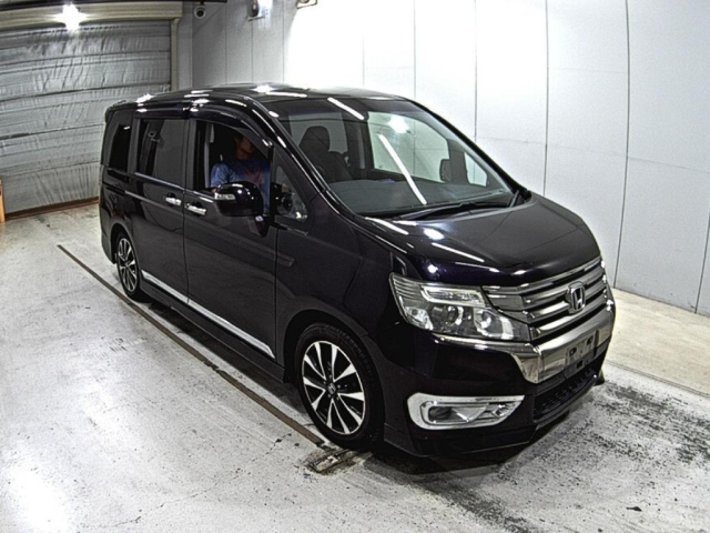 HONDA STEP WAGON 2013