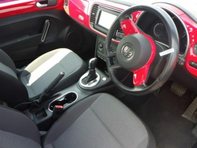 VOLKSWAGEN THE BEETLE 2015