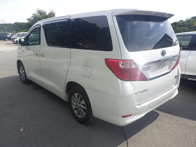 TOYOTA ALPHARD 2013