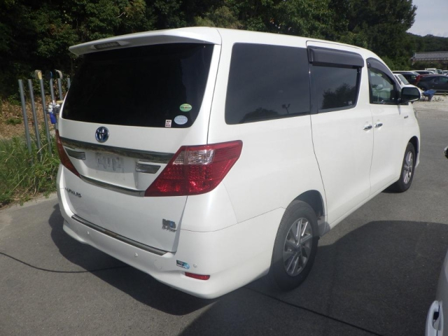 TOYOTA ALPHARD 2013