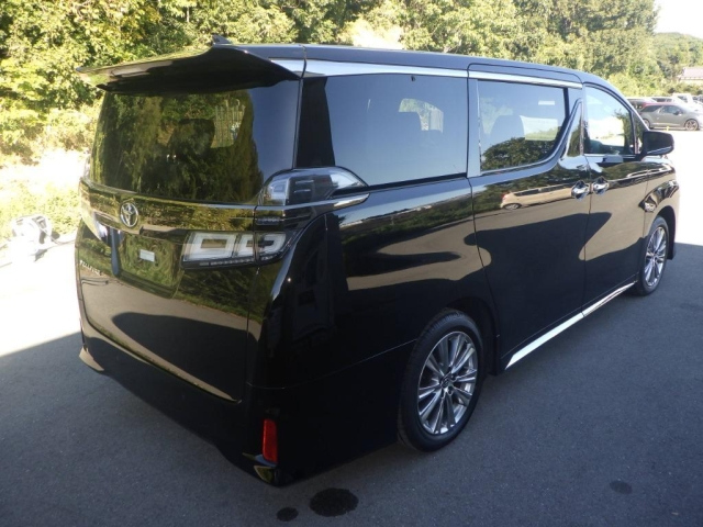 TOYOTA VELLFIRE 2022