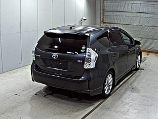 TOYOTA PRIUS ALPHA 2012