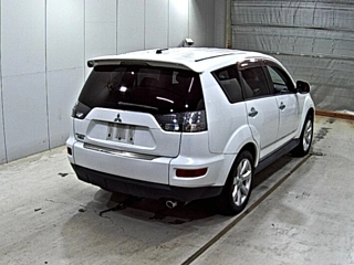 MITSUBISHI OUTLANDER 2011