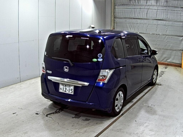 HONDA FREED 2013