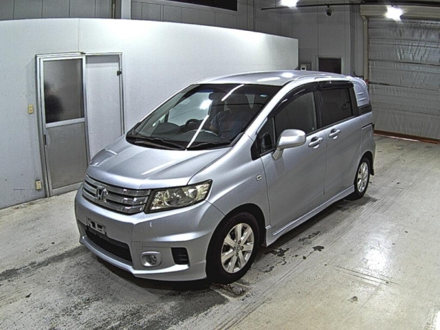 HONDA FREED 2011