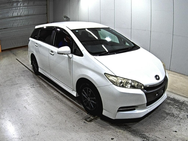 TOYOTA WISH 2012