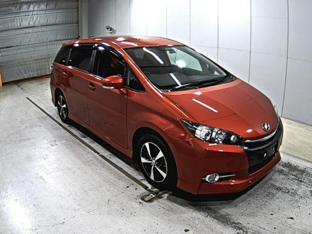 TOYOTA WISH 2016