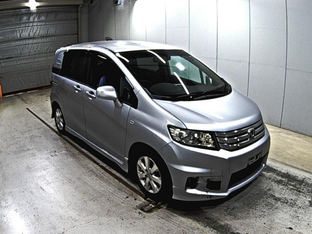 HONDA FREED 2011