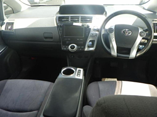 TOYOTA PRIUS ALPHA 2012