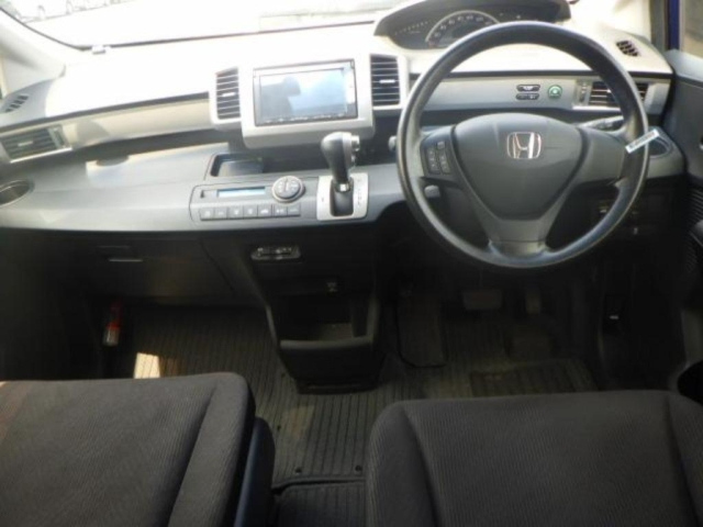 HONDA FREED 2013