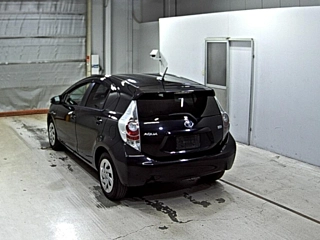 TOYOTA AQUA 2013