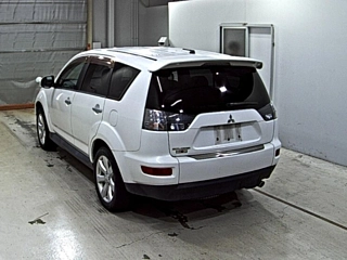 MITSUBISHI OUTLANDER 2011