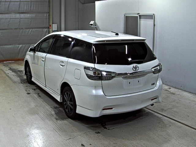 TOYOTA WISH 2012