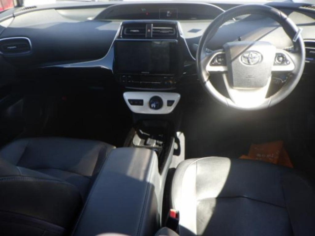 TOYOTA PRIUS 2016