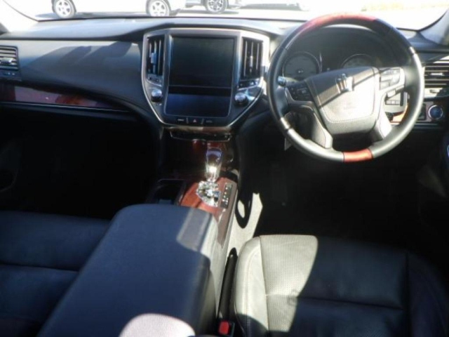 TOYOTA CROWN 2014
