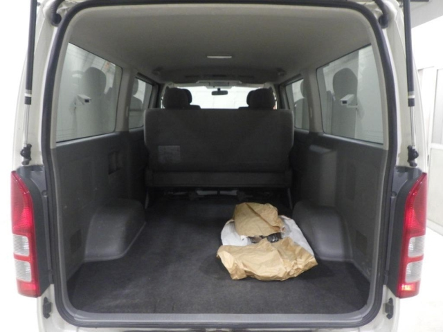 TOYOTA HIACE VAN 2008