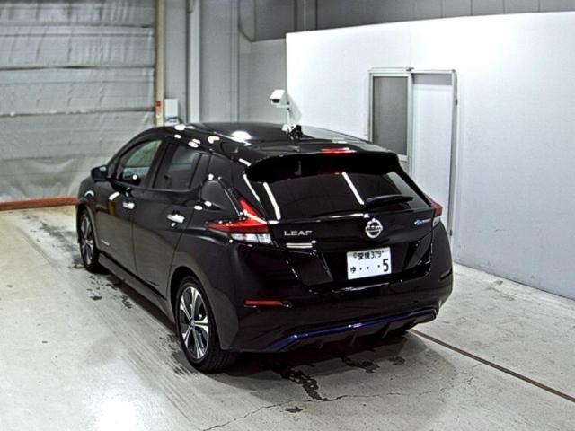 NISSAN LEAF 2021