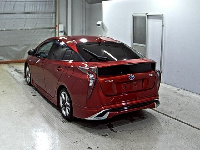 TOYOTA PRIUS 2016