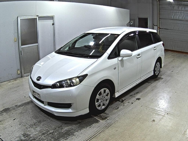 TOYOTA WISH 2010