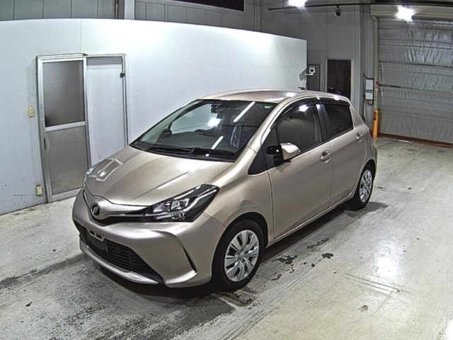 TOYOTA VITZ 2015