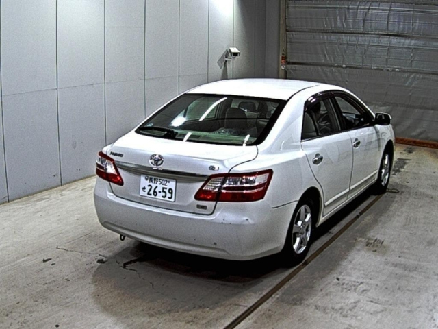 TOYOTA PREMIO 2011