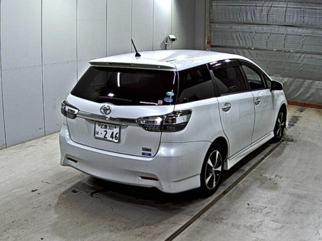 TOYOTA WISH 2015