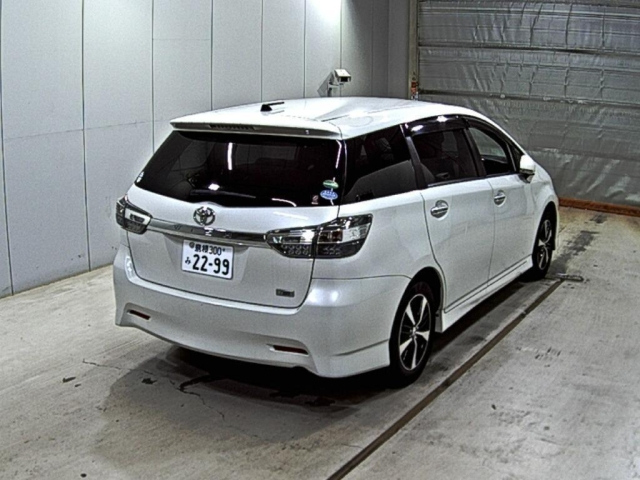TOYOTA WISH 2017