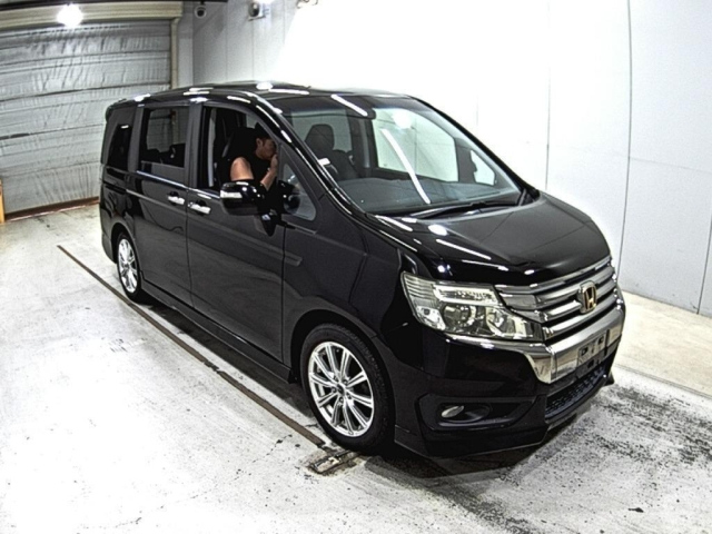 HONDA STEP WAGON 2013