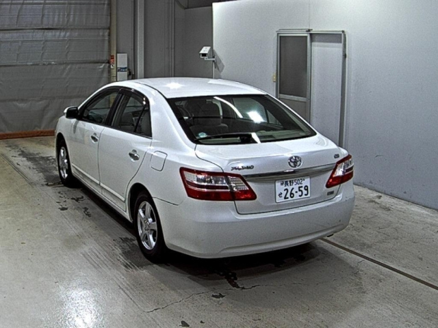 TOYOTA PREMIO 2011
