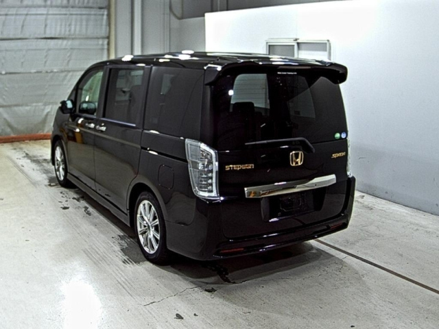 HONDA STEP WAGON 2013