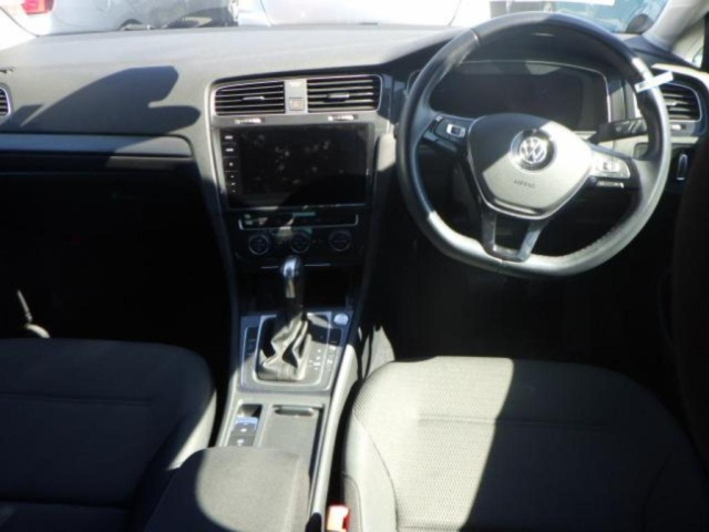 VOLKSWAGEN GOLF 2020