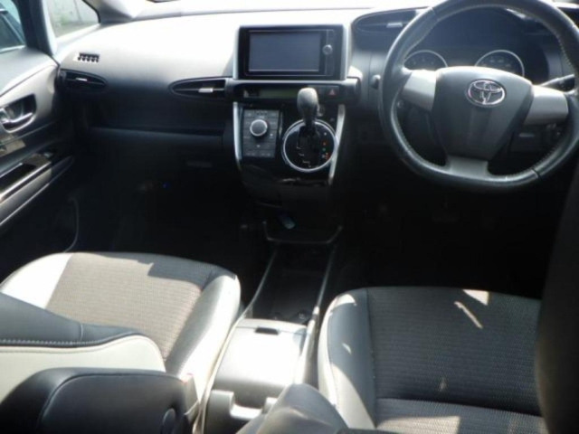 TOYOTA WISH 2014